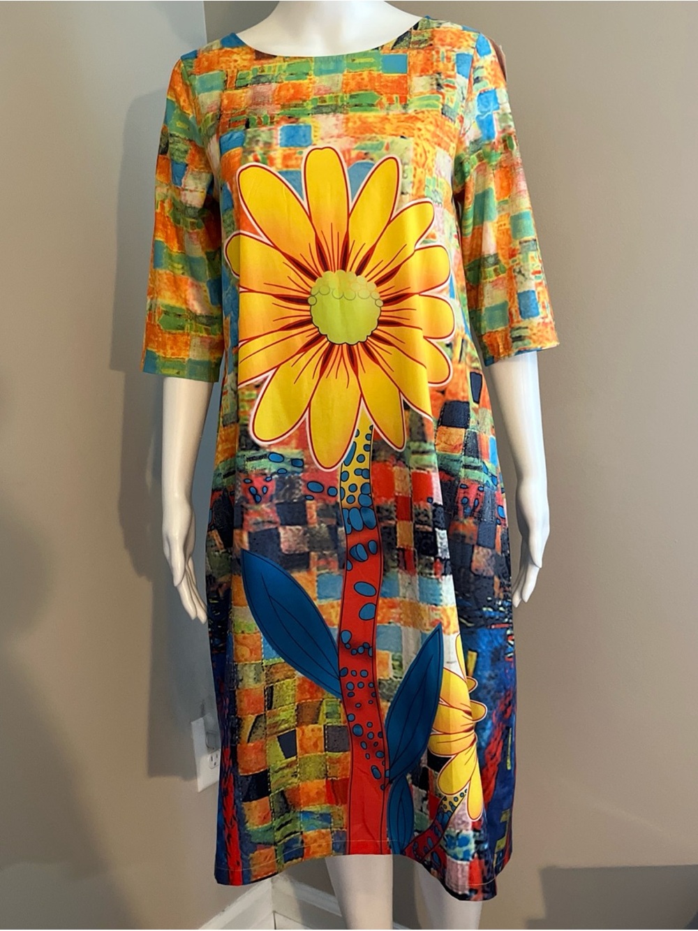 Vibrant Floral Shift Dress with Bold Sunflower S